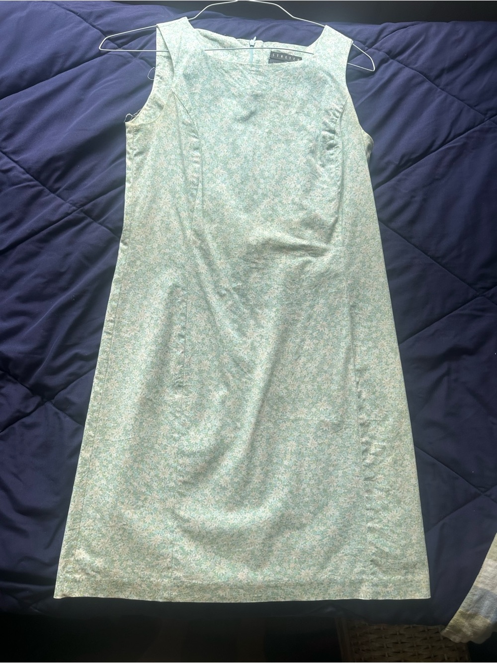 Vintage Van Heusen Sleeveless Floral Midi Dress in Light Mint